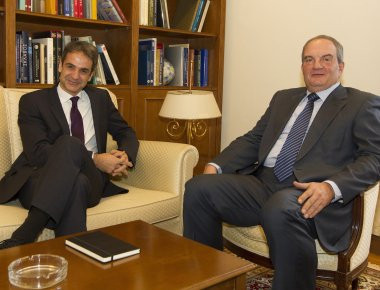Εκκαθαρίσεις «καραμανλικών» άρχισαν στη ΝΔ - Διαγράφηκε ακόμα και ο δημοφιλής πρόεδρος της Β1 ΝΟΔΕ